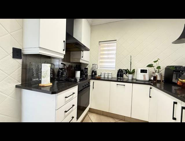 3 BEDROOM PROPERTY TO RENT IN THATCHFIELD ESTATE